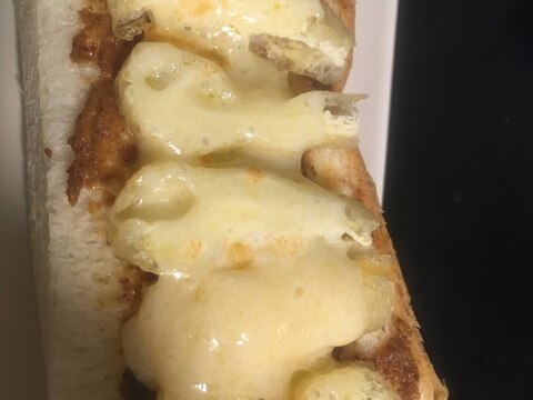 油揚げとチーズのトースト